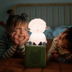 Sleepy Friends: Sleepy Sheep Night Light Tonie -Tonies Tonies PDP Assets nightlight lifestyle2